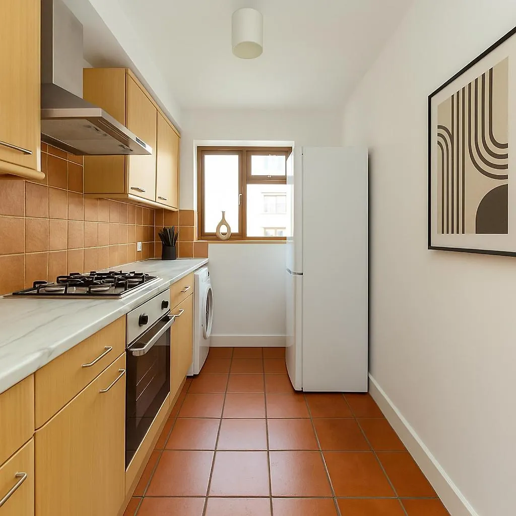 Spacious 2-Bedroom Flat In Prime Ealing Broadway 0*,