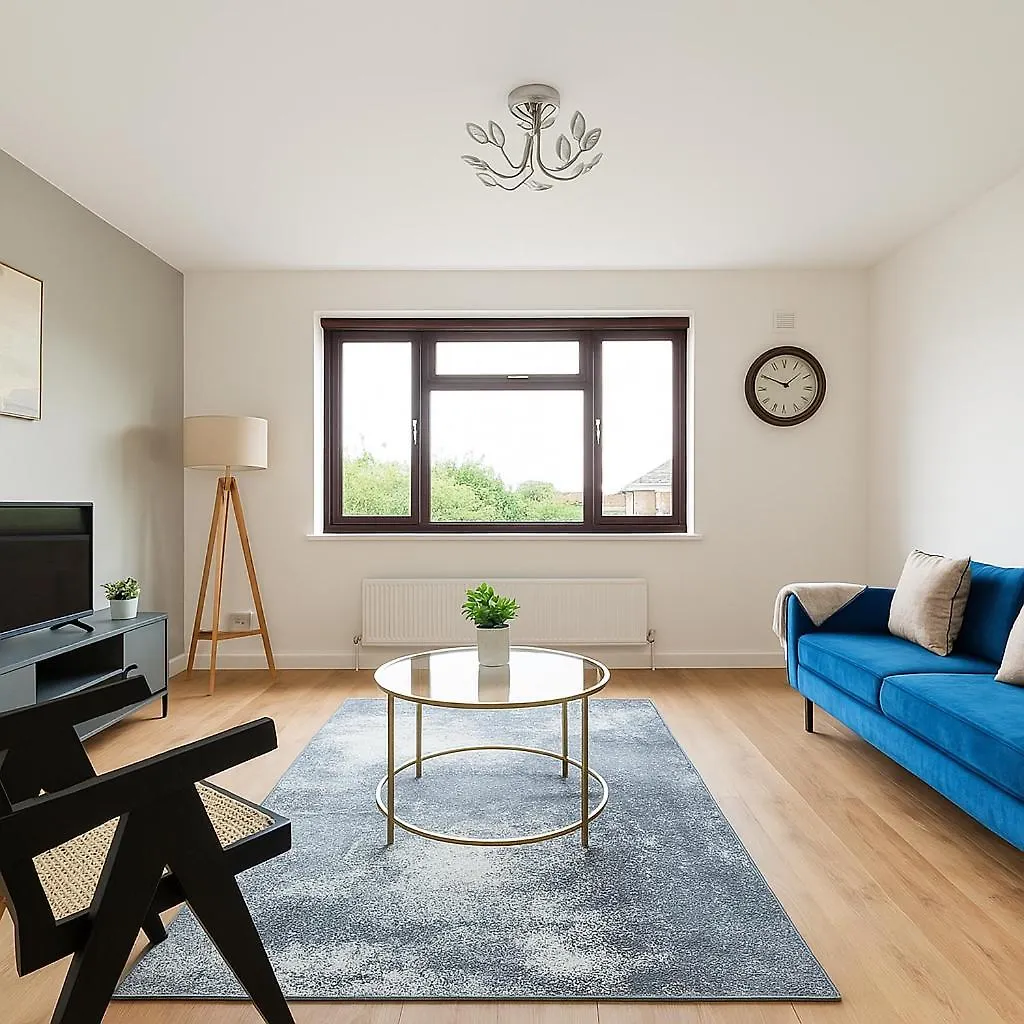 Spacious 2-Bedroom Flat In Prime Ealing Broadway